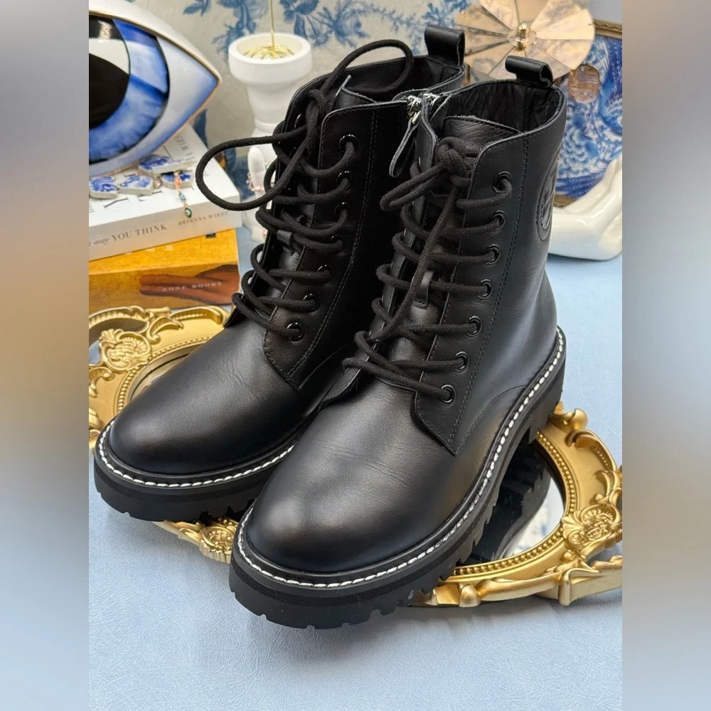 🆕 TORY BURCH 🧿 NWOB Miller Lug Sole Boots, Black Leather - Sz 6